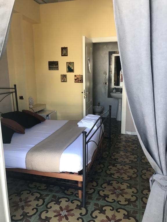 B&B Le Colonne Бриндізі Номер фото